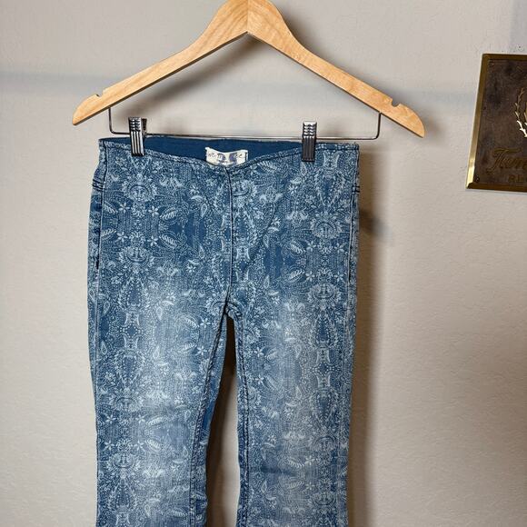Women's We The Free Free People Paisley Print Medium Wash Flare Jeans Size 25 - Picture 3 of 10